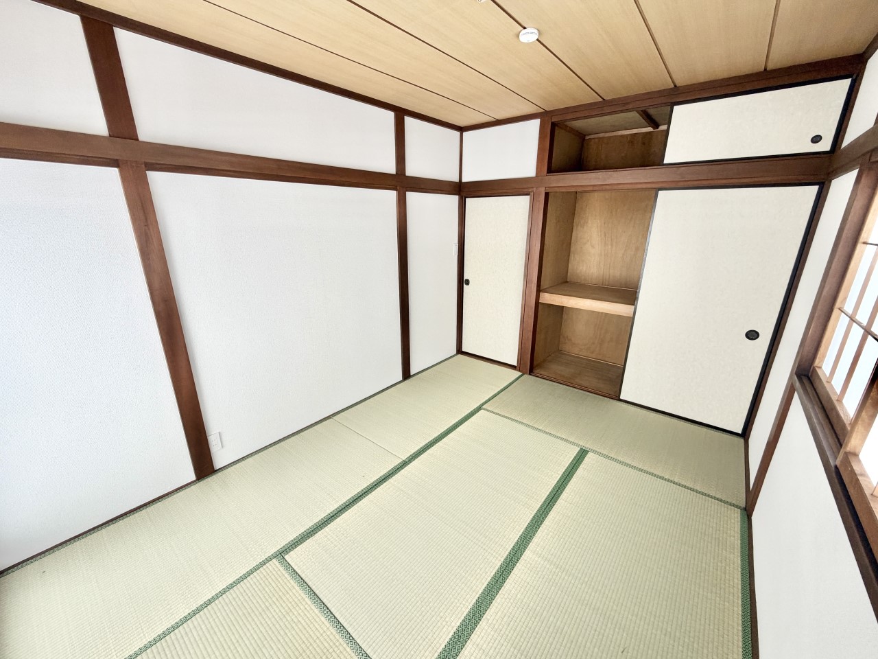 ◆2階和室（リフォーム後）｜ぬくもりを感じられる和室でゆっくりとお寛ぎいただけます♪