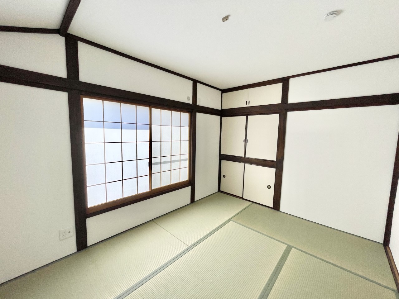 ◆1階和室（リフォーム中）｜押し入れ付きの和室は、布団や季節物、日用品の収納に便利で、お部屋をスッキリ保てます。