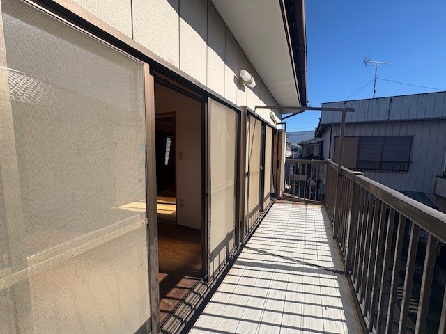 【バルコニー】広々としているので、お布団がたくさん干せます♪