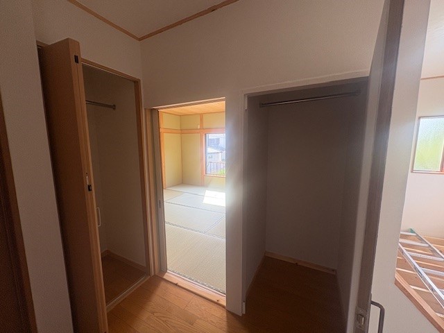 【収納】2階の廊下にも収納がございます♪