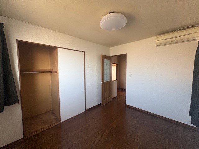 【洋室】収納があるお部屋♪　※残置物は撤去致します