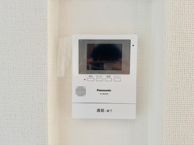 【取付設備】モニター付きインターホンで来客時も安心です！