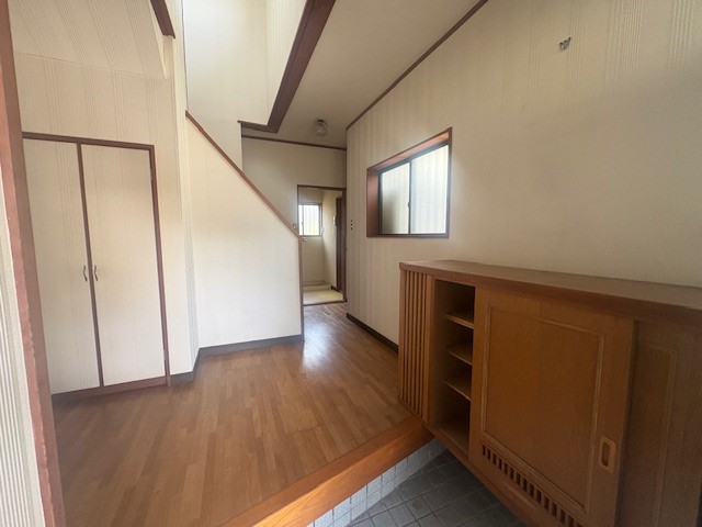 【玄関】自然光の入る明るい玄関♪