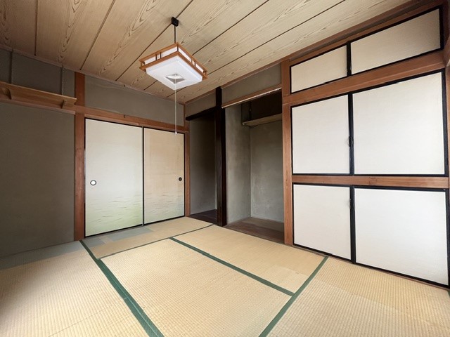 【和室】押入にはお布団や季節ものが収納できます！