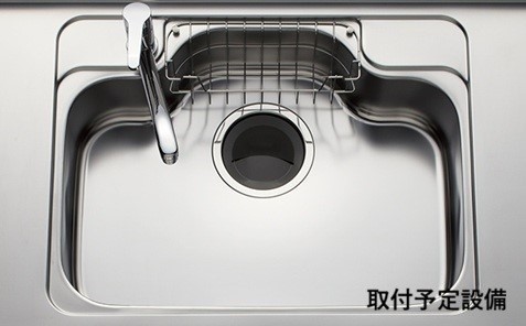 【取付設備】間口の広いシンクなので家族の使った食器がまとめて置けます。スポンジ・洗剤置きも備え付け。  詳しくはスタッフへお問い合わせください。