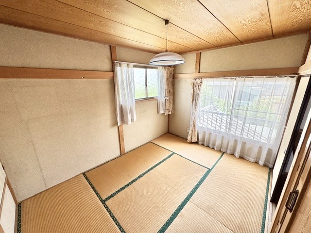 ◆2階和室｜ぬくもりを感じられる和室でゆっくりとお寛ぎいただけます♪