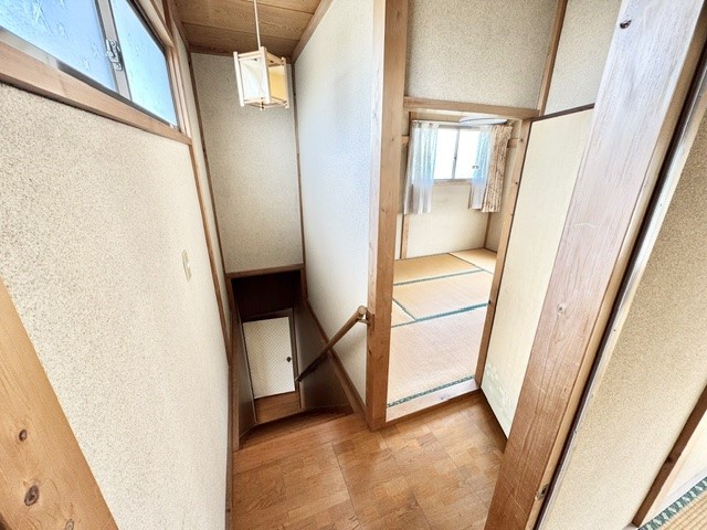 ◆2階廊下｜明るく開放的な廊下です♪