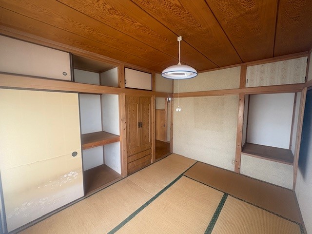 【2階和室】押入にはお布団や季節ものが収納できます♪（2026年６月撮影）