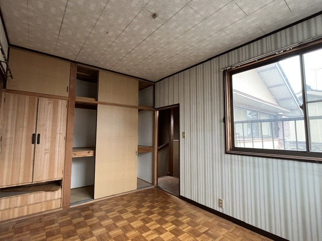 ◆2階洋室｜収納付きのお部屋です♪