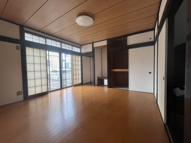 【1F洋室】リビングに隣接した収納付き洋室♪