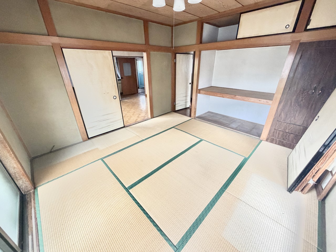 ◆1階和室｜日当たりの良いお部屋でお昼寝、とても気持ちが良さそうです♪