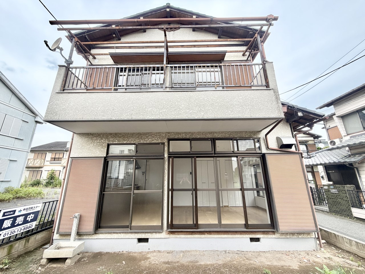 ◆外観（リフォーム後）｜前面の建物から距離がある為、日当たり良好♪