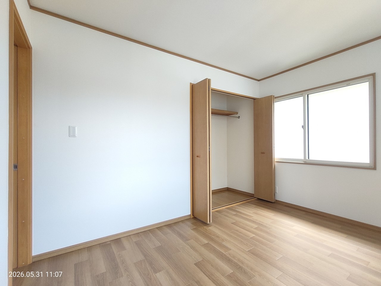 【洋室】収納に便利なクローゼット付き洋室。移住空間を有効活用できます♪※リフォーム後写真
