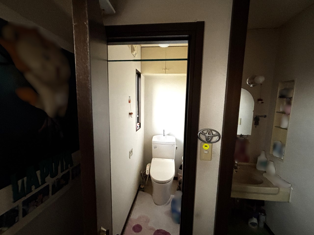 2階にもトイレがあり、忙しい朝や夜間も便利