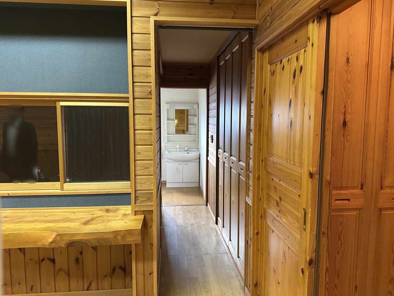 料理の受け渡しに便利なカンターキッチン