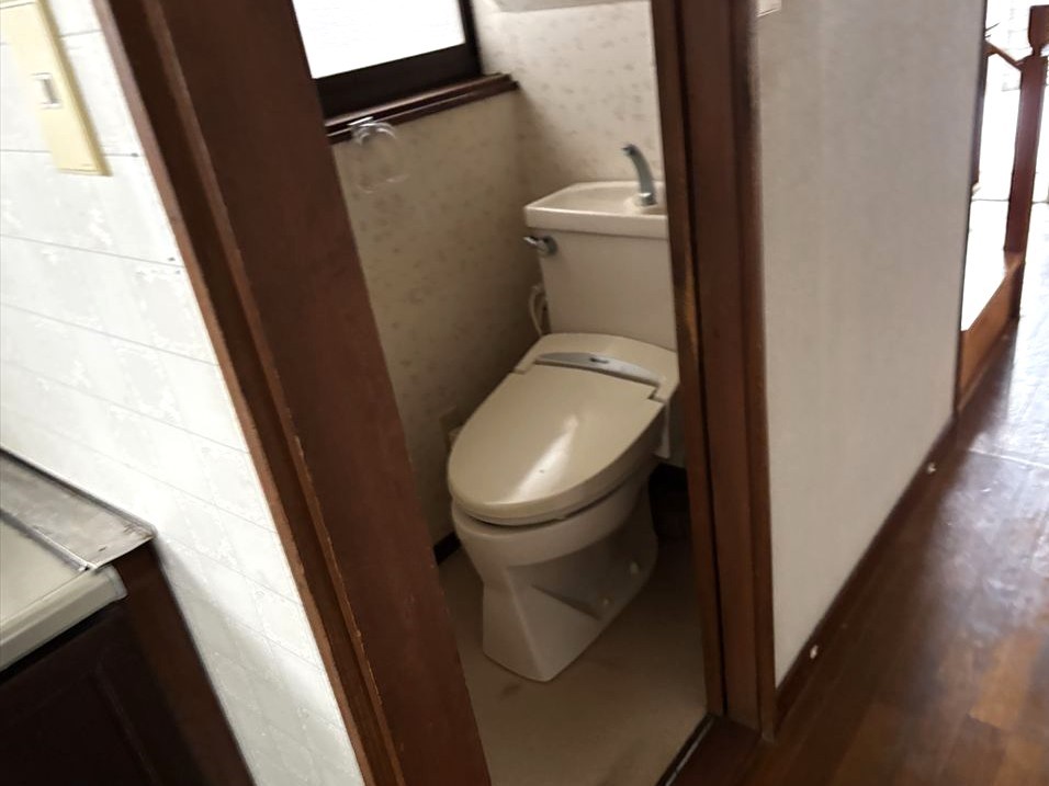 【トイレ】省スペースで機能的。窓付きで換気もスムーズなトイレ♪※2026年1月撮影