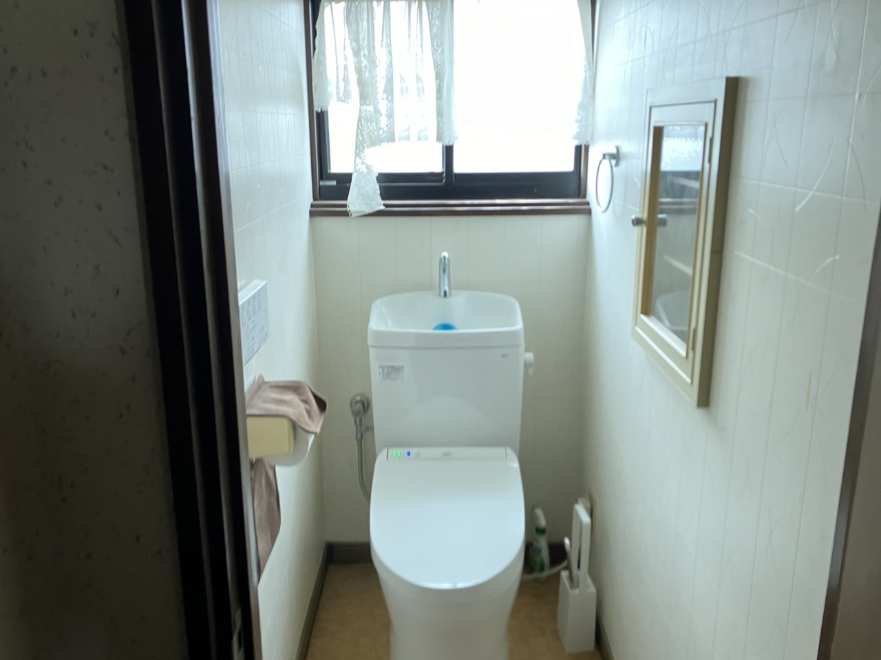 【リフォーム前：トイレ】2階にもトイレがあります♪※2025年11月撮影