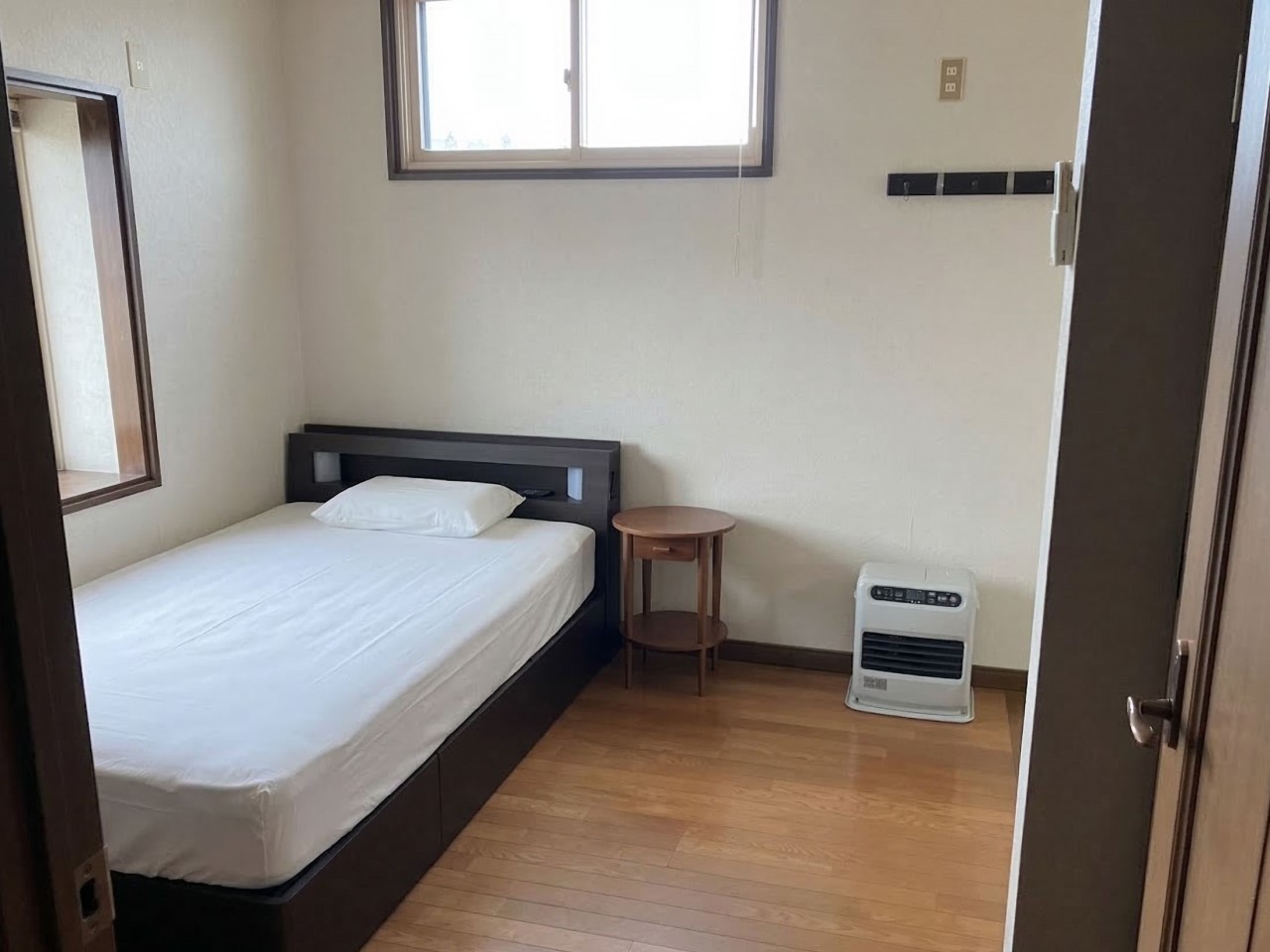 【リフォーム前：洋室】寝室や、書斎、ワークスペースなどに活用できる多用途な洋室♪※2026年3月撮影