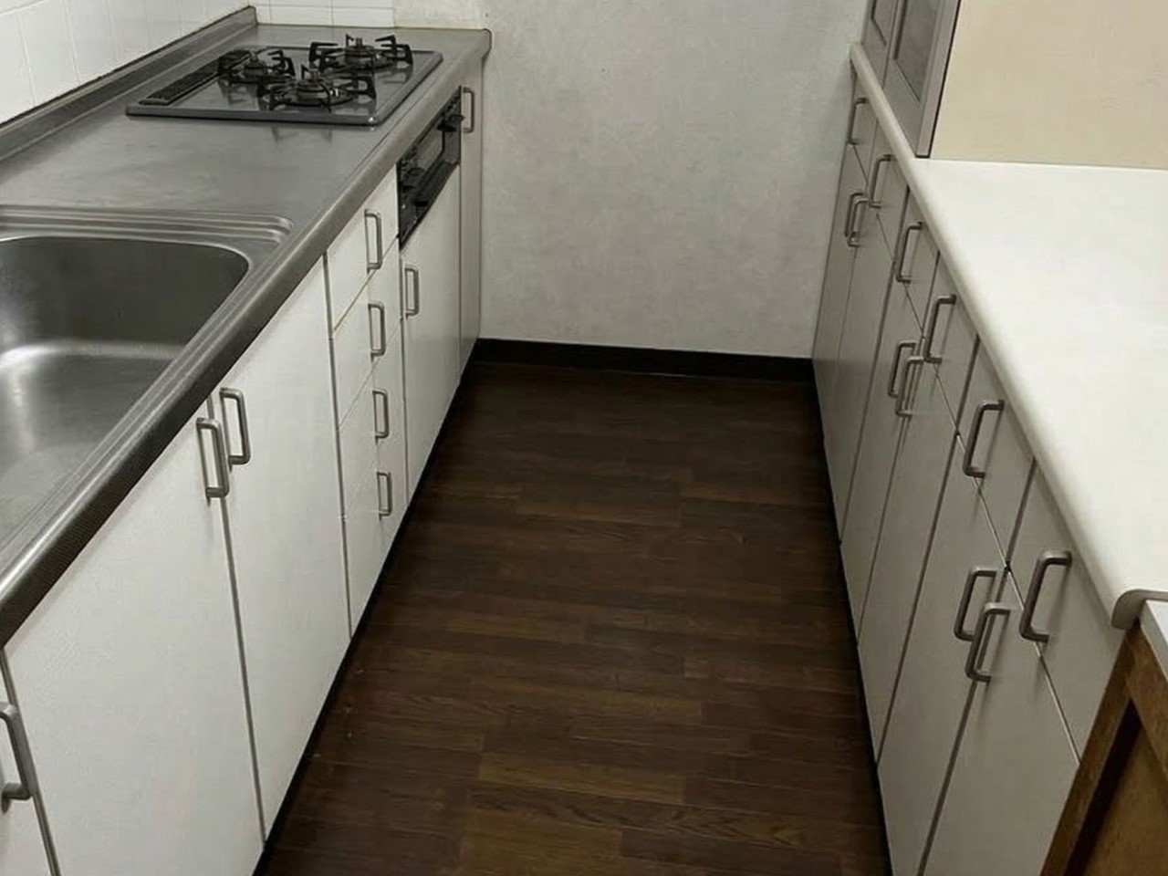 【キッチン】たくさん収納があり、効率よく調理を進められます♪※2026年3月撮影