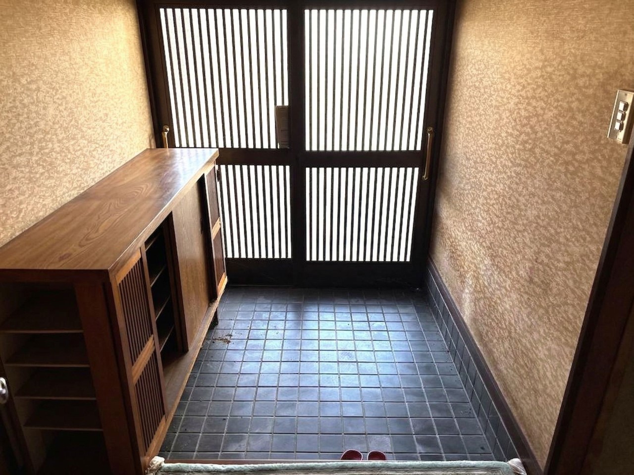 【玄関】玄関収納付きで玄関周りがスッキリ整います♪※2026年3月撮影