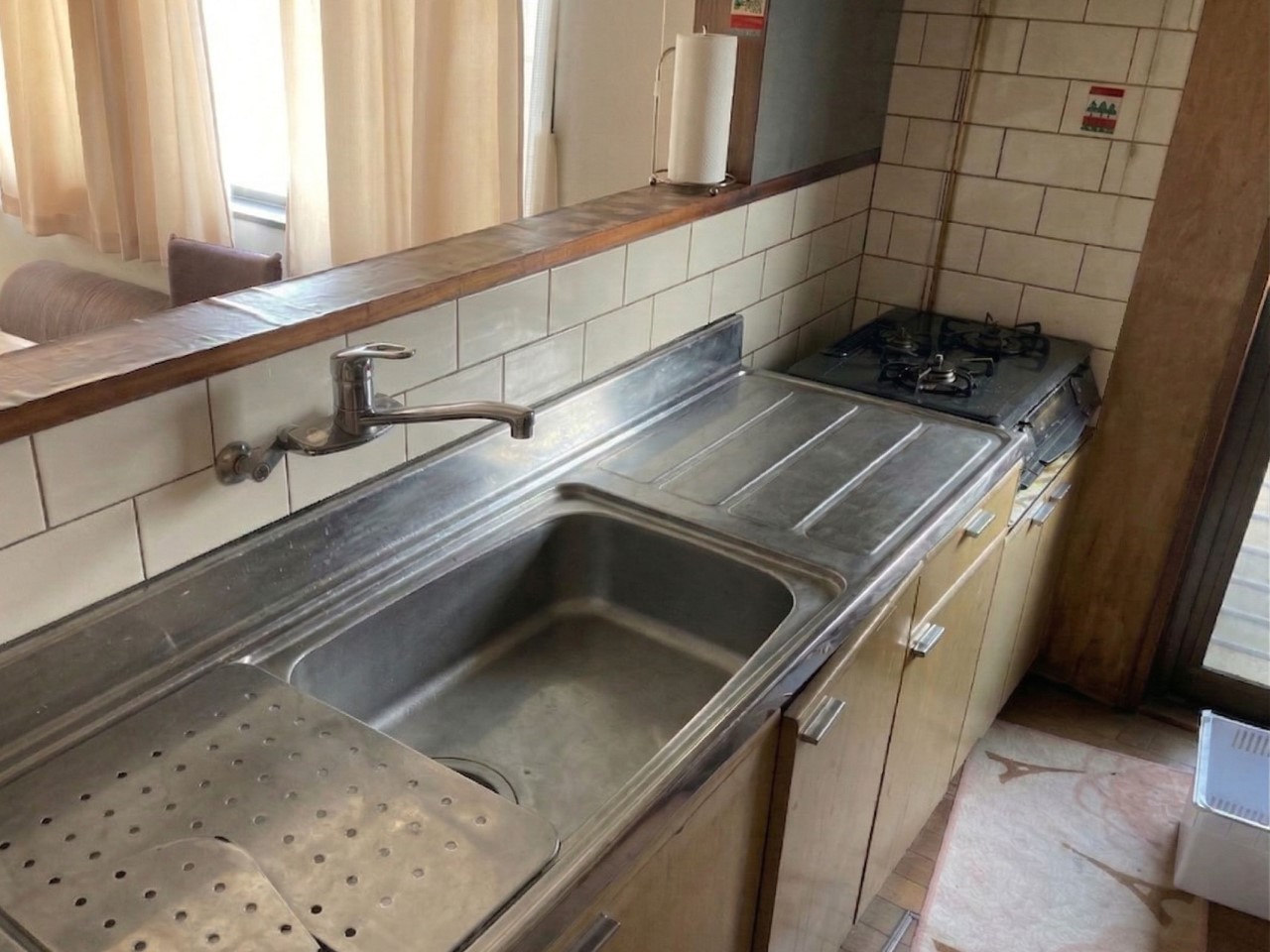 【キッチン】対面キッチンで料理中もリビングの様子を見守れます♪※2026年3月撮影