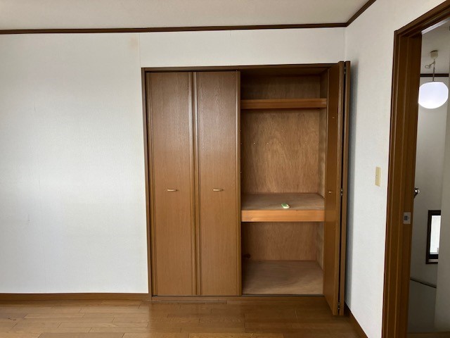 【洋室】収納付きで広く使える洋室です♪書斎や趣味の部屋にもピッタリ♪※2026年3月撮影