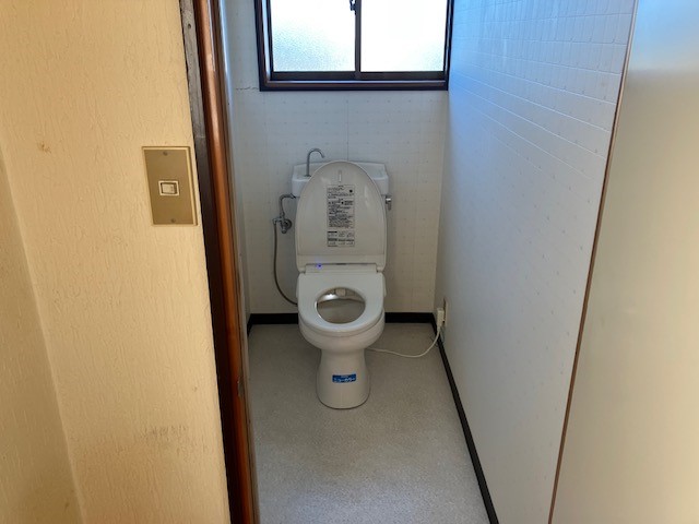 ◆2階トイレ｜2階にもトイレがあり、忙しい朝や夜間も便利