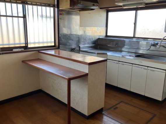 ◆ダイニングキッチン｜広さを感じるキッチンでは、調理の際にも余裕を持って作業でき、家事が楽にこなせます