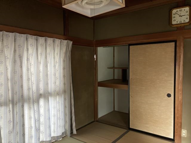 ◆1階東側和室（6帖）｜押し入れ付きの和室は、布団や季節物、日用品の収納に便利で、お部屋をすっきり保てます