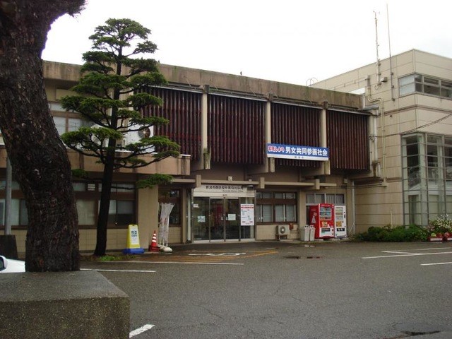 新潟市西区役所黒埼出張所(970m)-