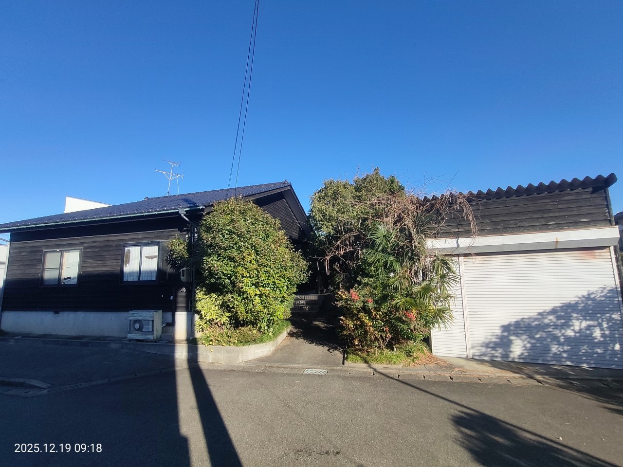 敷地面積約100坪の広々とした土地