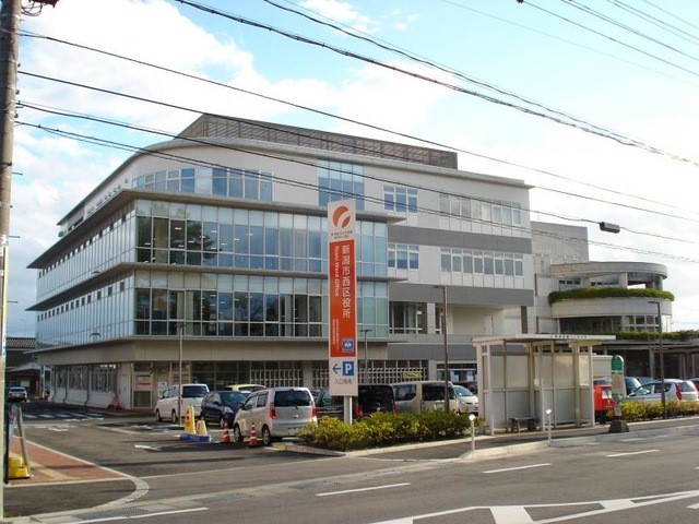 新潟市西区役所(1761m)-