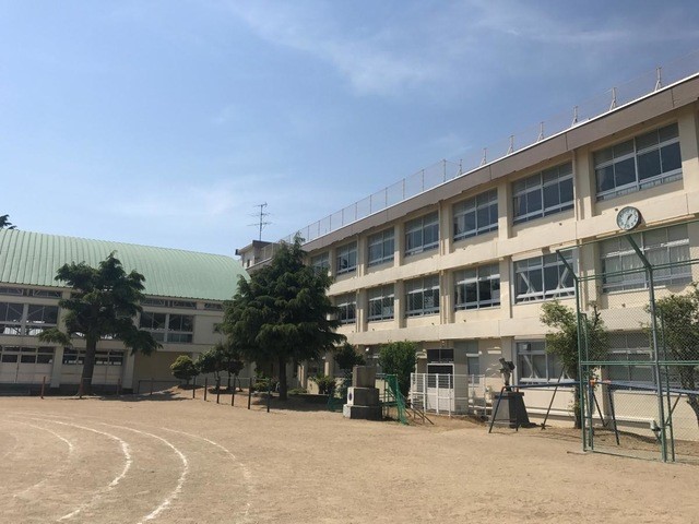 新潟市立新津第二小学校(550m)-