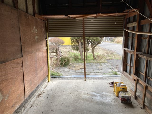 ◆外観｜駐車スペース完備で、車をお持ちの方にも安心の住環境