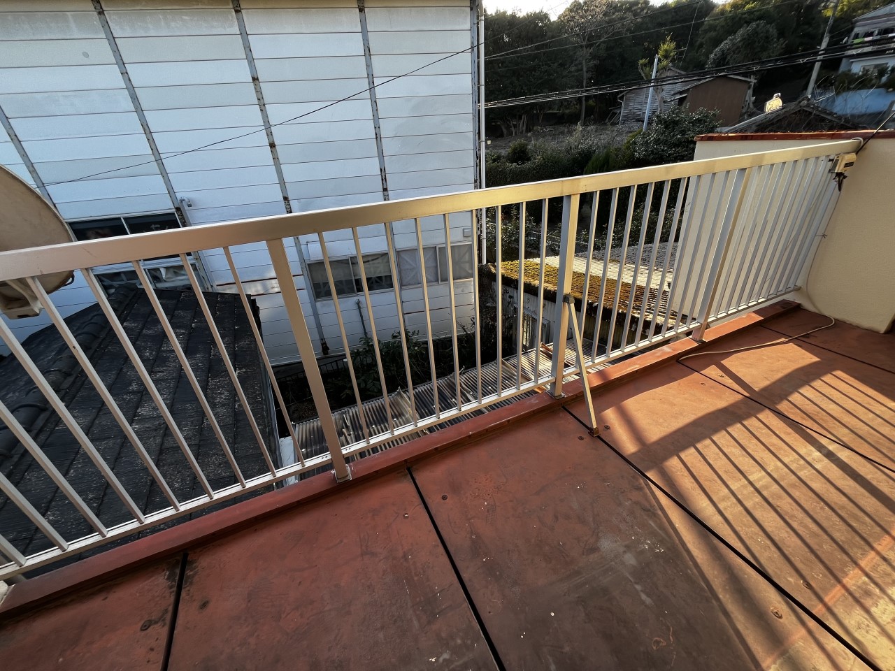 【バルコニー】※リフォーム前の写真です。（２０２６年１月撮影）