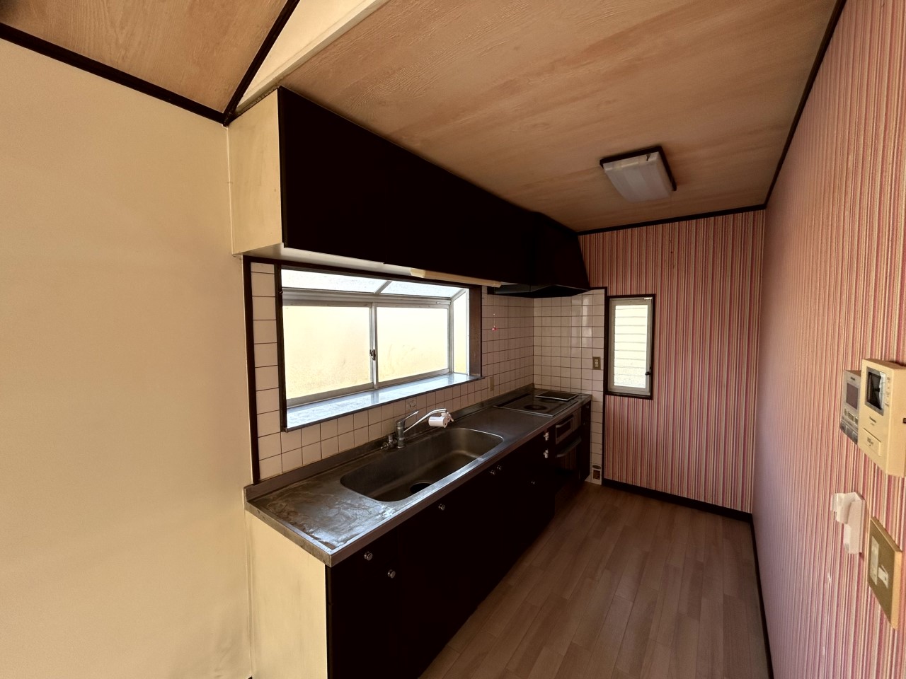 【キッチン】※現況販売となります。（2026年２月撮影）使いやすい広々としたキッチン♪