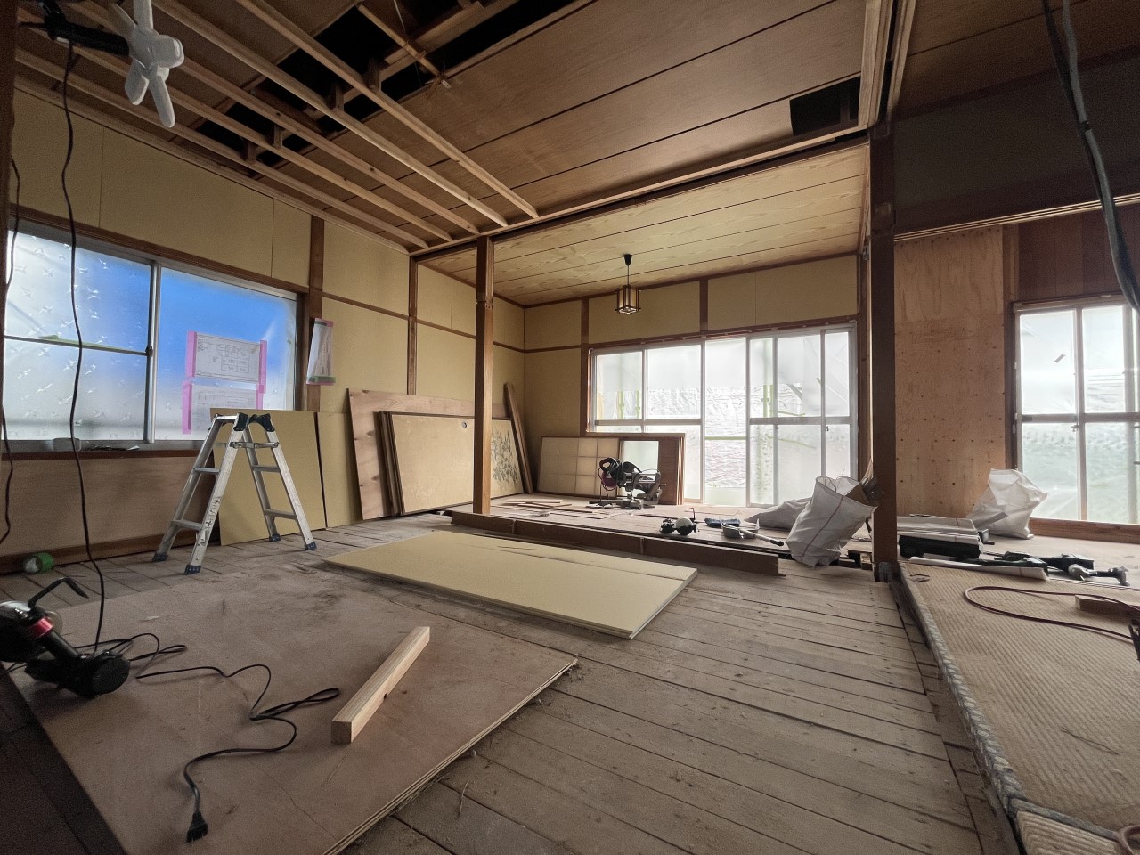 【リビング】※リフォーム中の写真です。（２０２６年４月撮影）