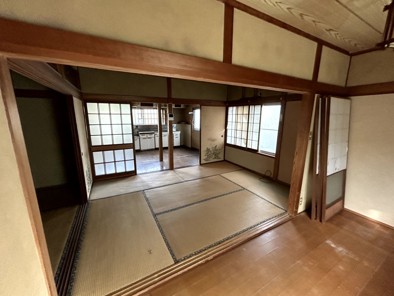 【和室】※現況販売となります。（2026年2月撮影）明るく開放感のある室内♪