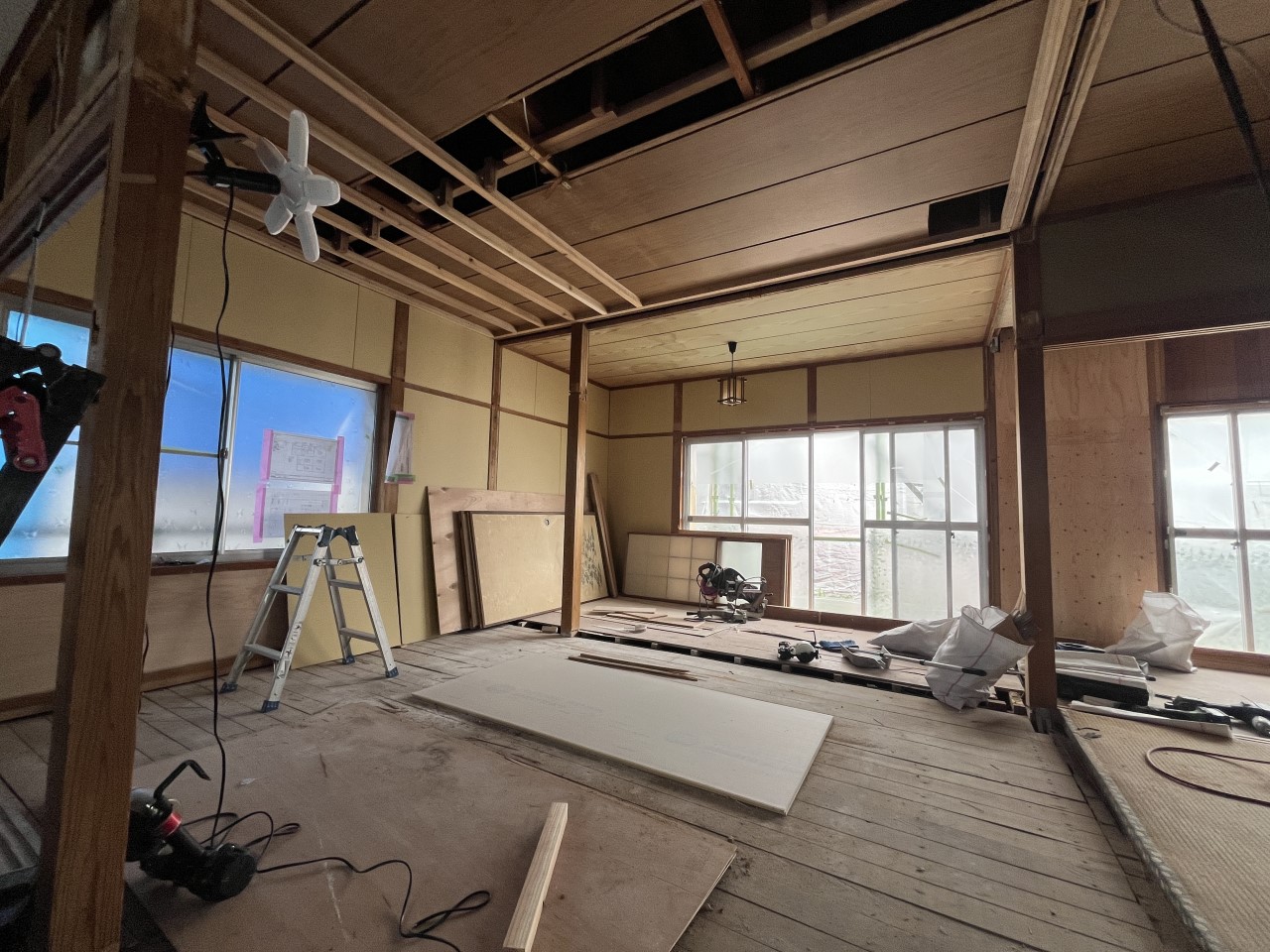 【リビング】※リフォーム中の写真です。（２０２６年４月撮影）