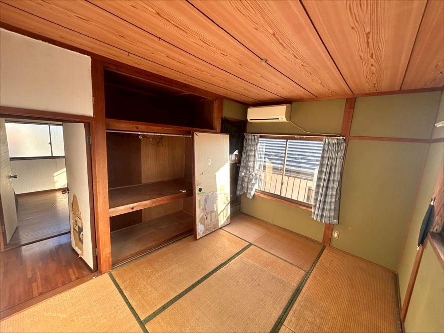 【2F和室】大きな押入れがあるのでお布団や日用品などもたっぷりしまえます♪（２０２６年３月撮影）