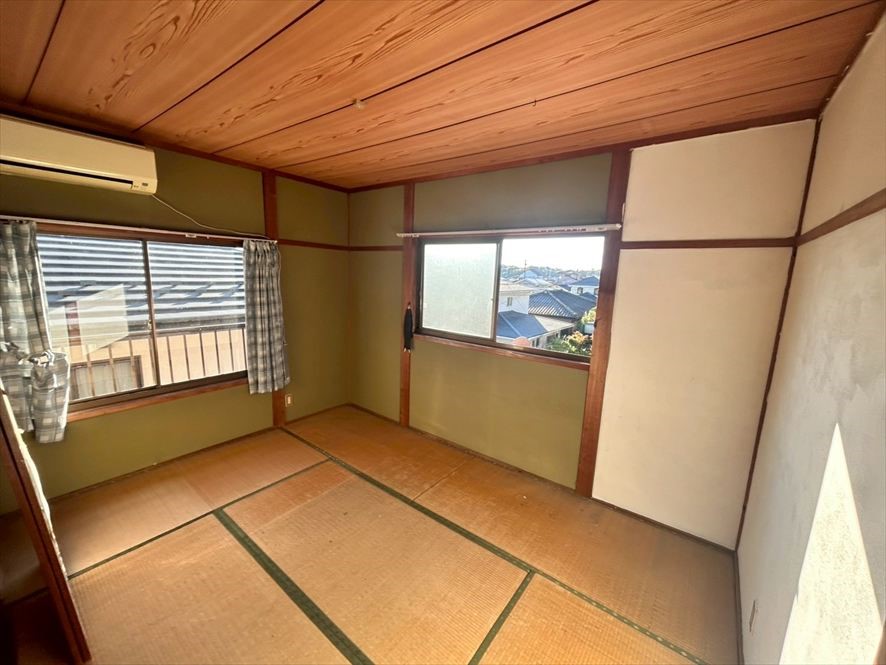 【2F和室】落ち着いた色合いの内装です♪（２０２６年３月撮影）