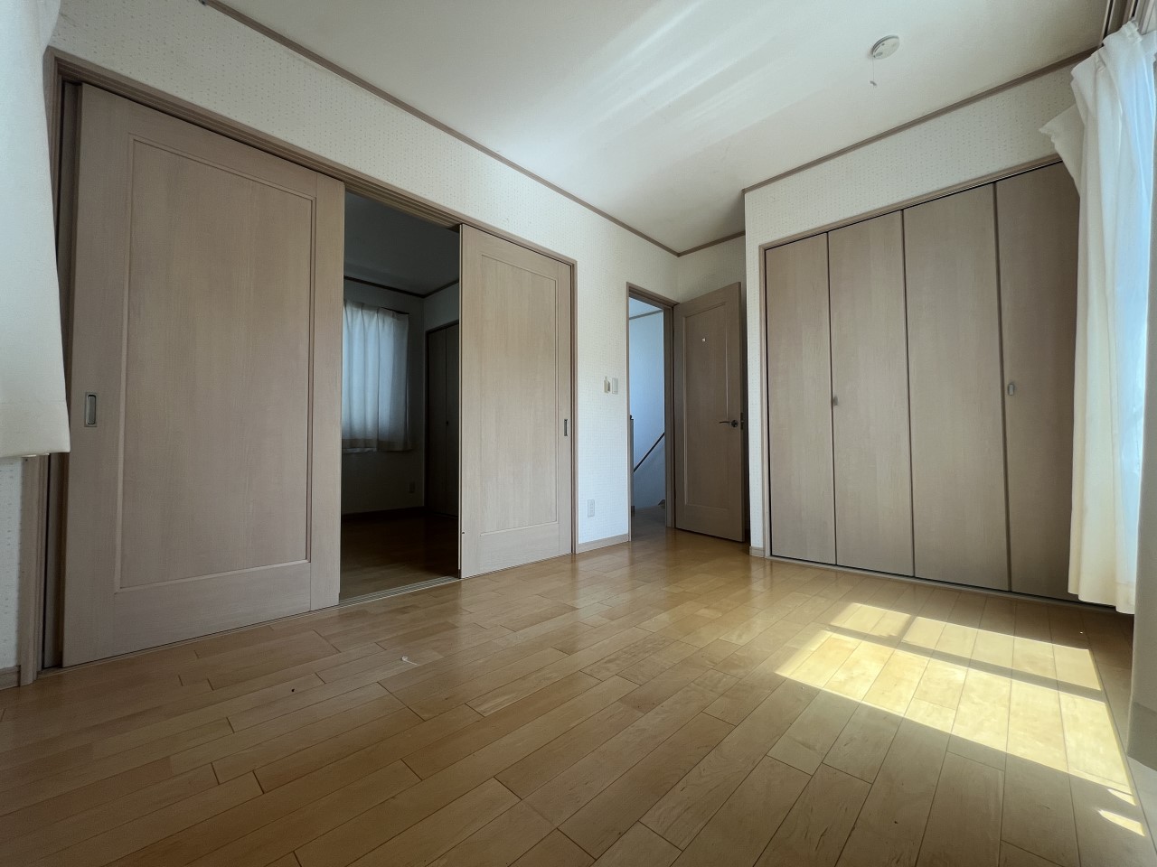 【２F北西洋室】※現況販売となります。（２０２６年３月撮影）