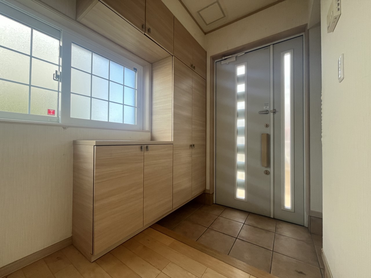 【玄関】※現況販売となります。（２０２６年３月撮影）