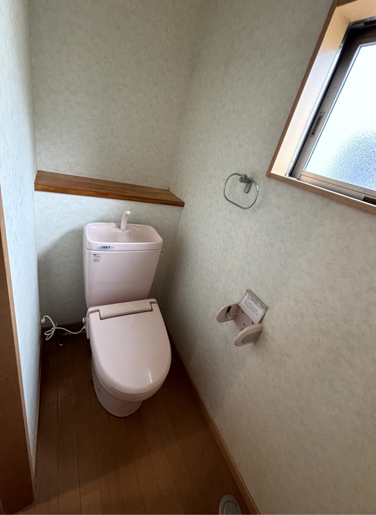 【２Fトイレ】※現況販売となります。（2026年３月撮影）２階にもトイレがあるので就寝時も安心♪