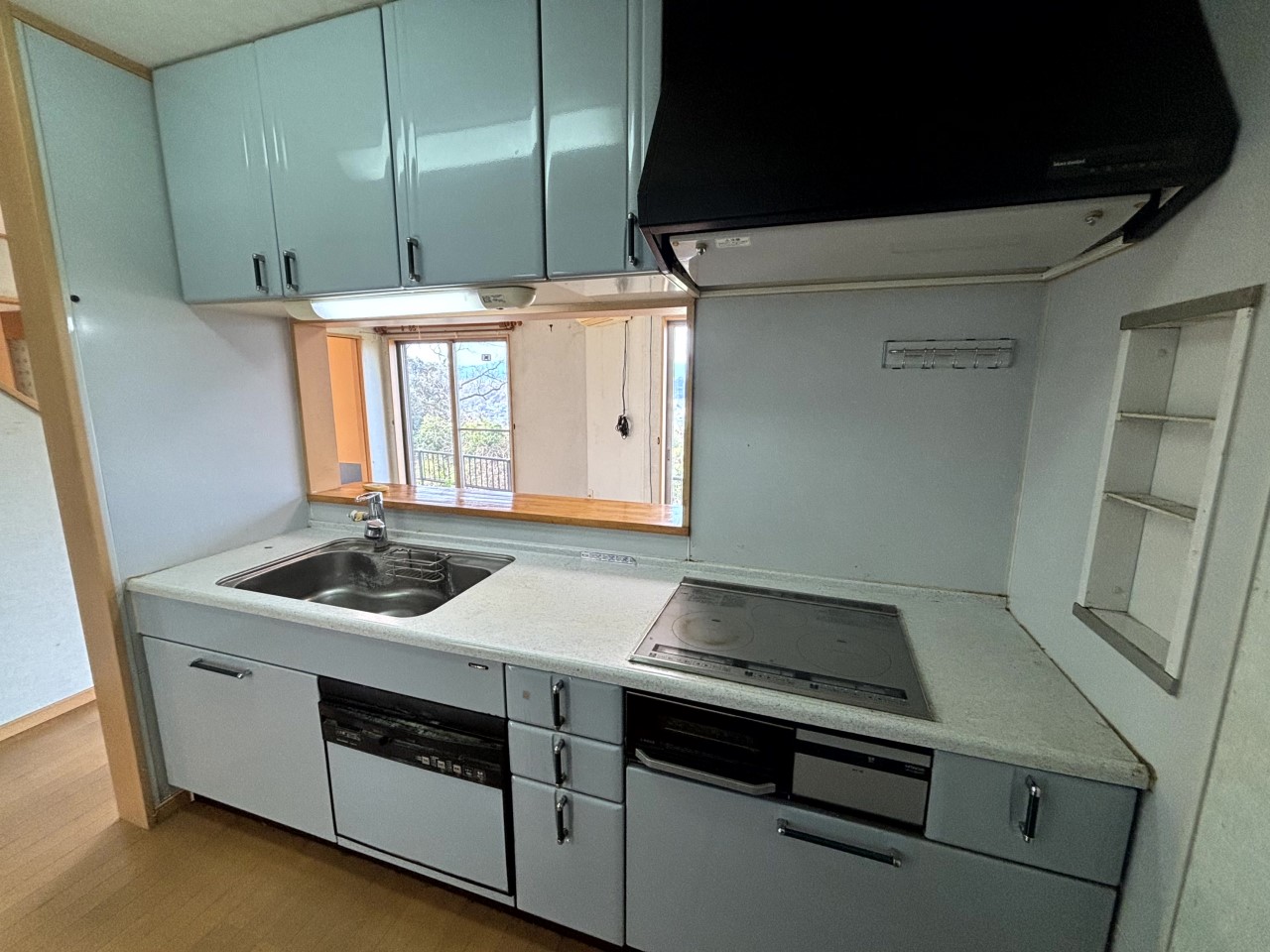 【キッチン】※現況販売となります。（2026年３月撮影）IHクッキングヒータ付きの使いやすいキッチン♪