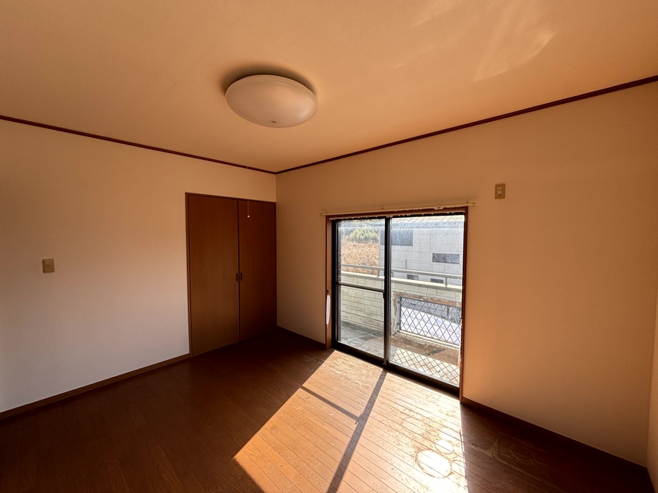 【２F南側洋室】※現況販売となります（2026年3月撮影）