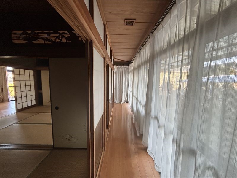 【縁側】※現況販売となります（2026年4月撮影）明るい縁側♪日向ぼっこができます♪