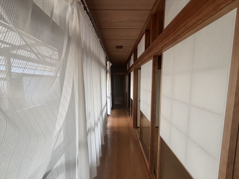 【縁側】※現況販売となります（2026年4月撮影）爽やかな風が吹き込む明るい縁側♪