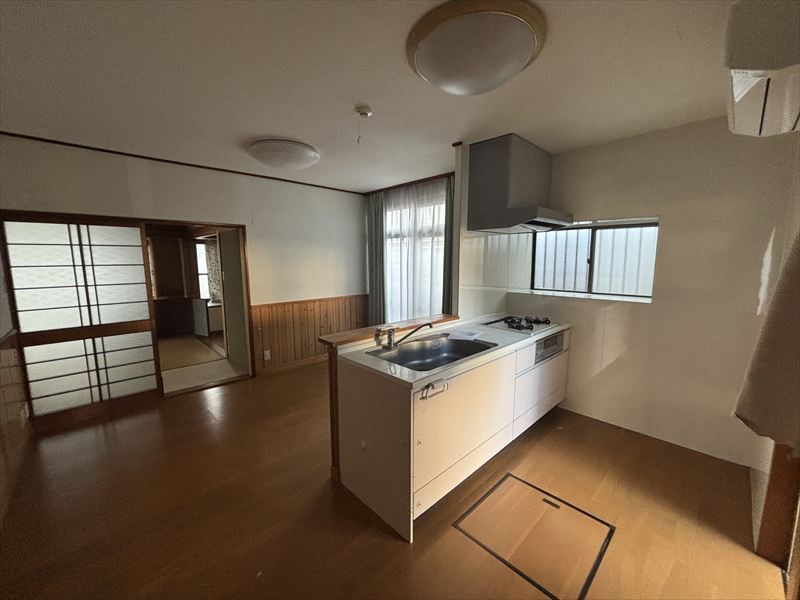 【キッチン】※現況販売となります（2026年4月撮影）家族の会話が弾む対面キッチン♪