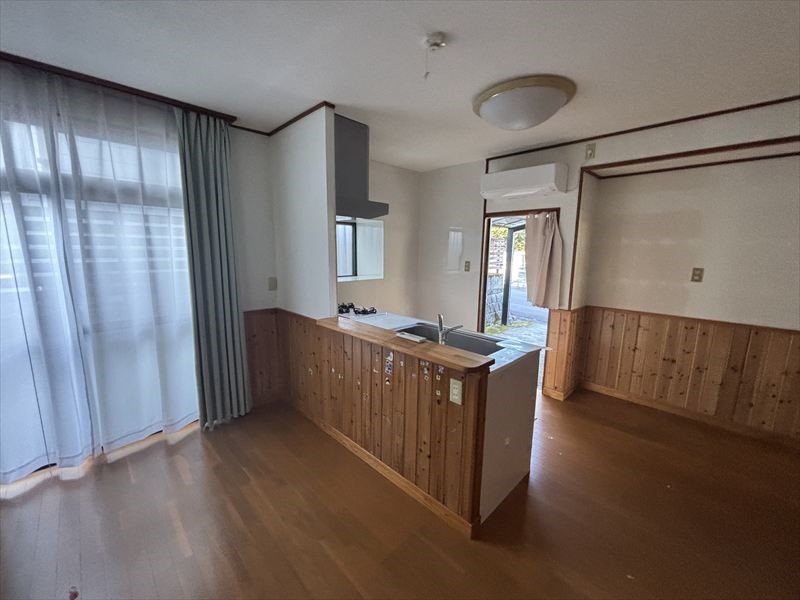 【DK】※現況販売となります（2026年4月撮影）大きな掃き出し窓から沢山の光が降り注ぎます♪